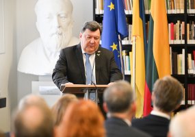 Pristatyta profesoriaus Sauliaus Sužiedėlio knyga - 4