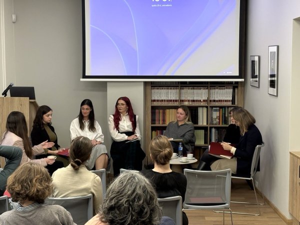 International Young Researchers‘ Conference on Strategies of Smallness and Forms of Power Held at...